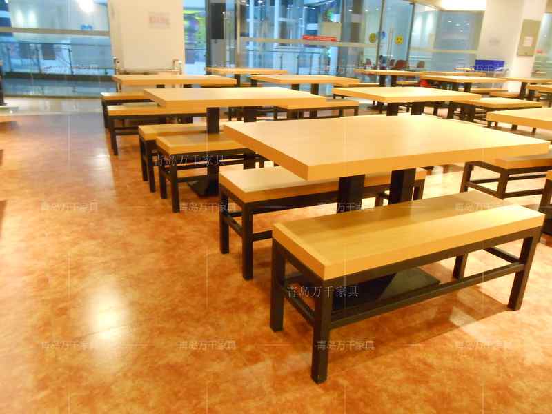  微笑美食城 李村蘇寧電器店