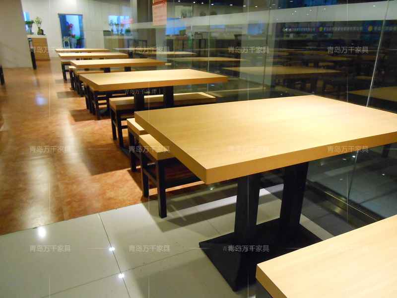  微笑美食城 李村蘇寧電器店