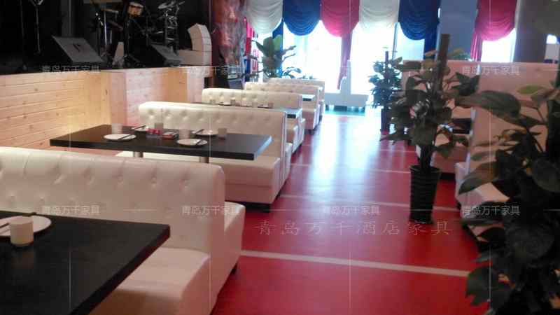  青島南京路 中聯(lián)廣場(chǎng)夜潮音樂(lè)餐廳