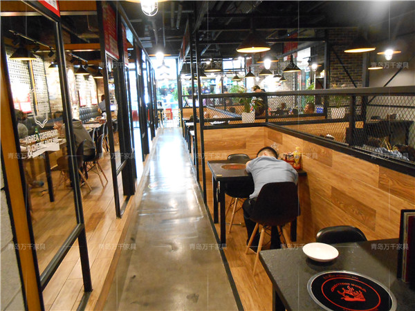  客瑞吉芝士排骨 李村萬達店火燒石餐桌