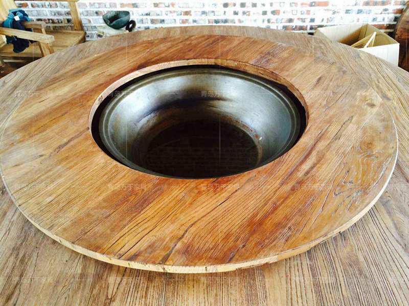  即墨溫泉鎮(zhèn) 海鮮一鍋出 老門板桌